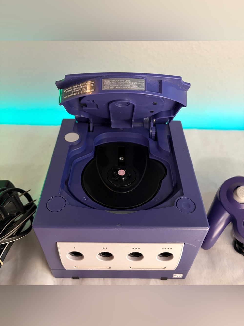 Nintendo GameCube Purple Console Bundle Controllers Power/AV Cables Tested Works - Picture 10 of 16